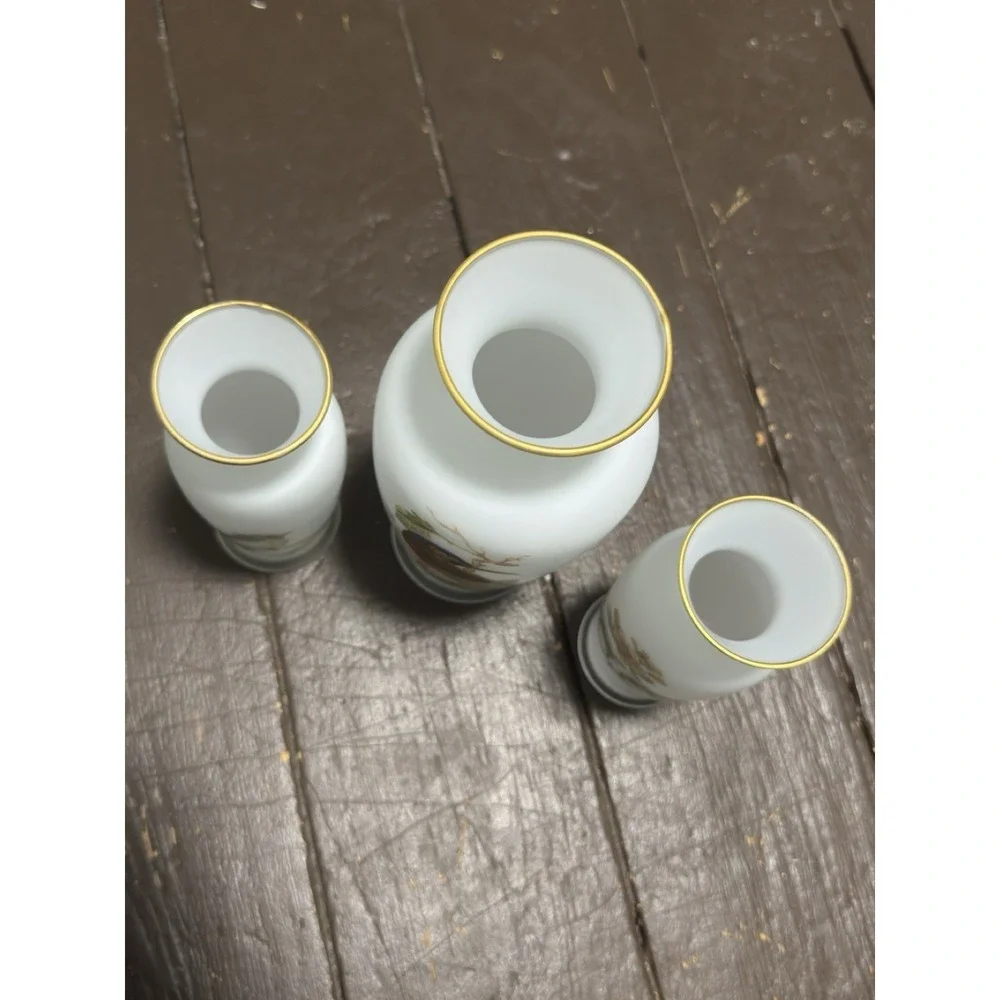 Enesco Vintage Porcelain Bud Vase White w/ Colorful Bird Design Set of 3‎ Japan